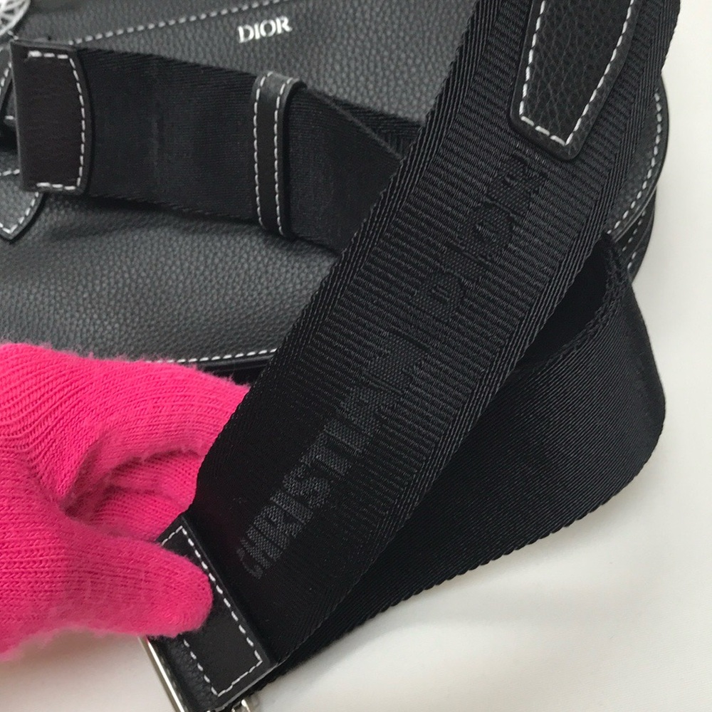 ✨BRAND NEW ✨💯% AUTHENTIC DIOR SADDLE MASSAGER BAG ( UNISEX ) - Picture 7 of 9